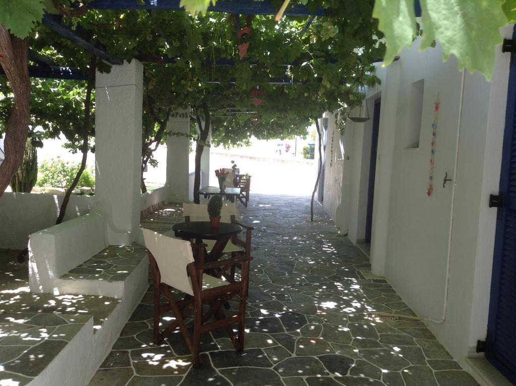Nikoletta Rooms Páros 외부 사진