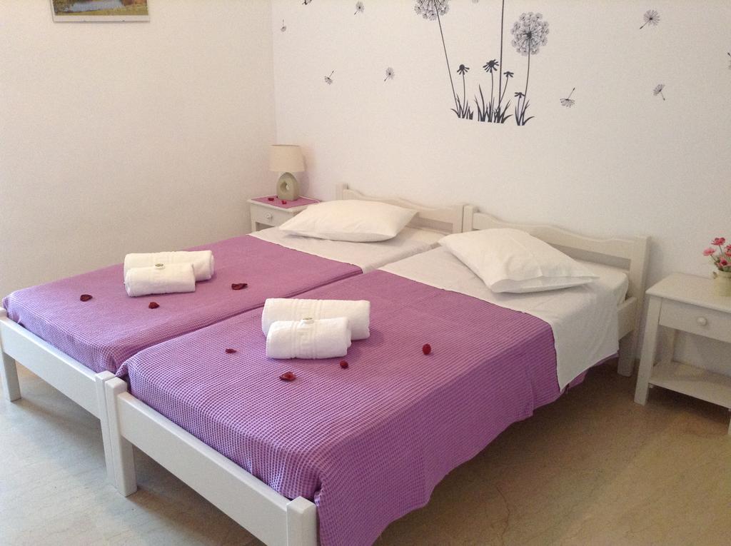 Nikoletta Rooms Páros 외부 사진