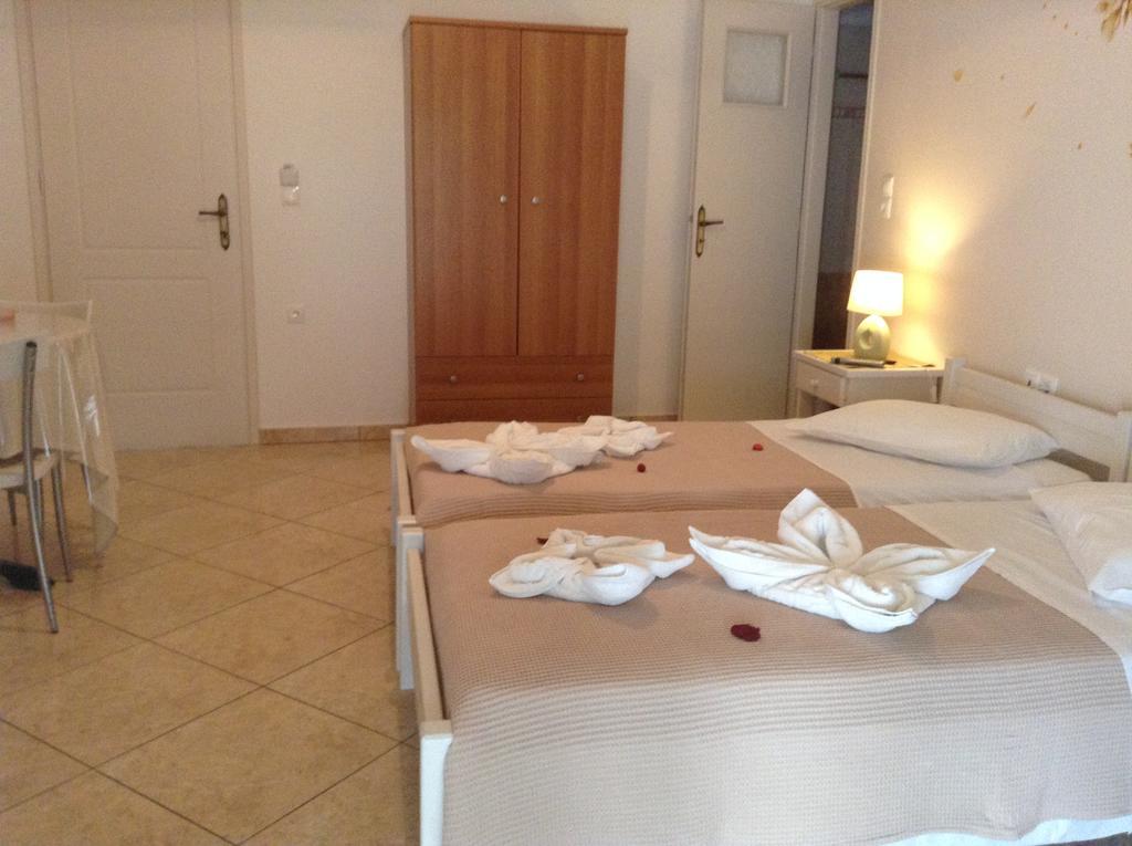 Nikoletta Rooms Páros 외부 사진