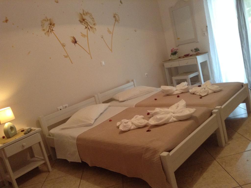 Nikoletta Rooms Páros 외부 사진