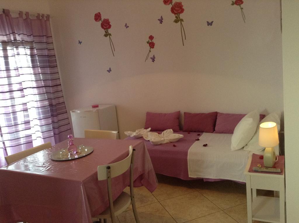 Nikoletta Rooms Páros 외부 사진