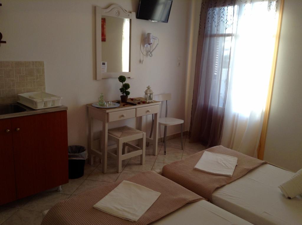Nikoletta Rooms Páros 외부 사진